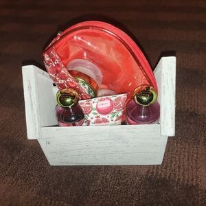 Pomegranate Bath Set with Red Pouch